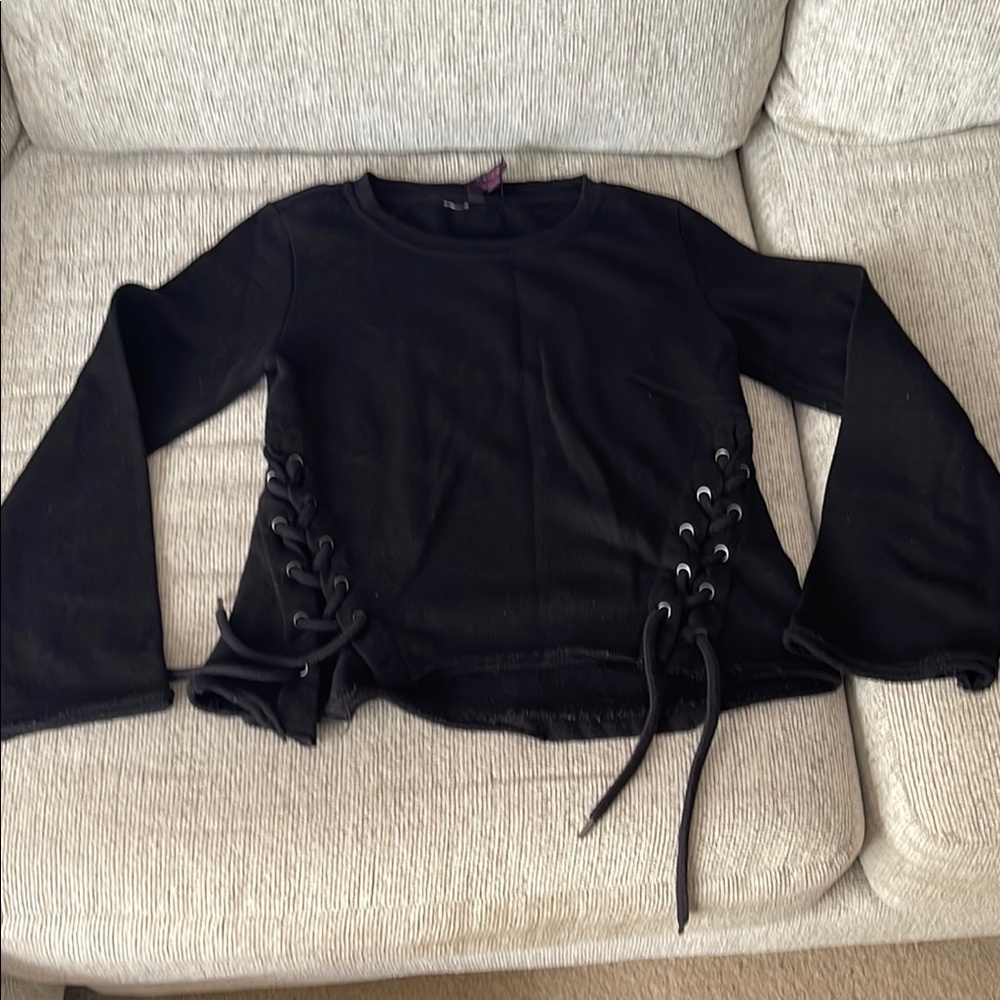 Betsey Johnson Black Performance Top new without tag